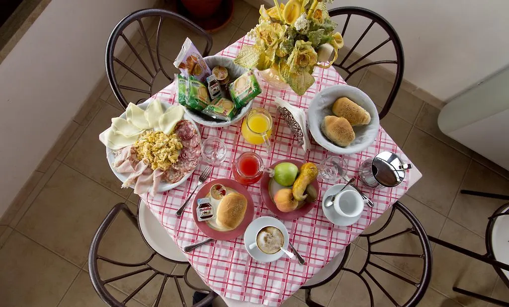 Villa Jolanda & Carmelo Villaggio Mosè Couette-café